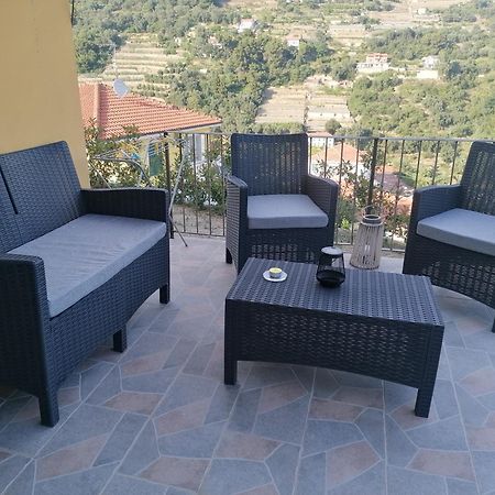 Отель La Casa Di Trilly Санремо Экстерьер фото