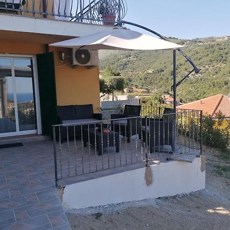 Отель La Casa Di Trilly Санремо Экстерьер фото